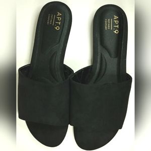 WOMANS APT.9 BLACK SLIP ON SIZE 9M